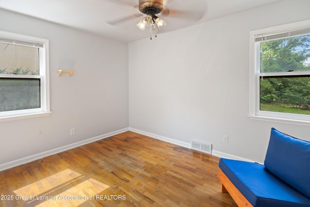 1313 S Genesee Drive, Lansing, MI 48915