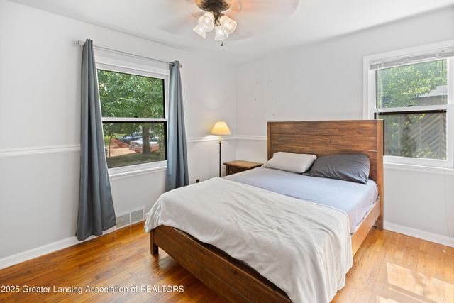 1313 S Genesee Drive, Lansing, MI 48915