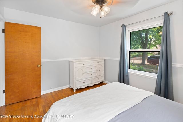 1313 S Genesee Drive, Lansing, MI 48915