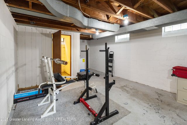 1313 S Genesee Drive, Lansing, MI 48915