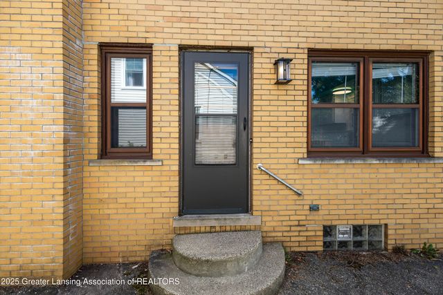 1313 S Genesee Drive, Lansing, MI 48915