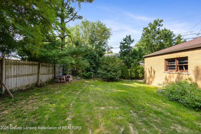 1313 S Genesee Drive, Lansing, MI 48915