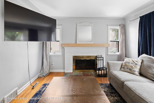 1313 S Genesee Drive, Lansing, MI 48915