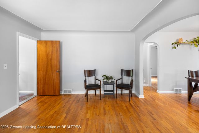 1313 S Genesee Drive, Lansing, MI 48915