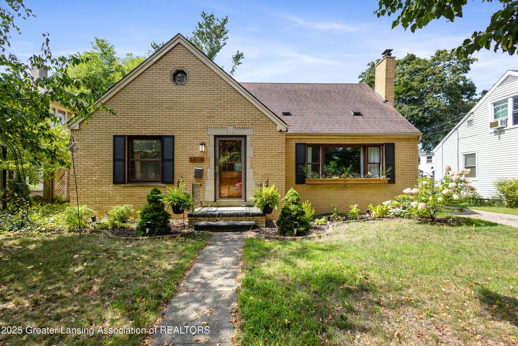 1313 S Genesee Drive, Lansing, MI 48915