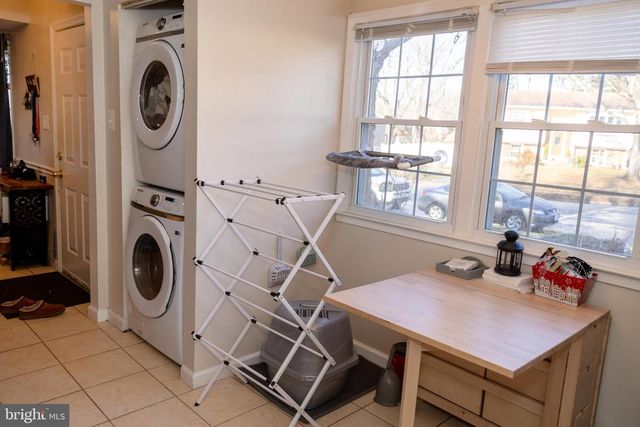 5317 MACWOOD DR, Woodbridge, VA 22193