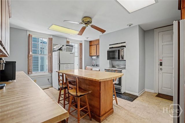 122 E 36th Street, Savannah, GA 31401