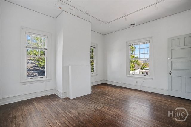 122 E 36th Street, Savannah, GA 31401