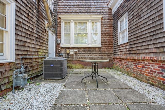 122 E 36th Street, Savannah, GA 31401