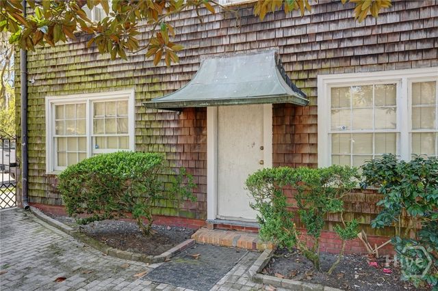 122 E 36th Street, Savannah, GA 31401