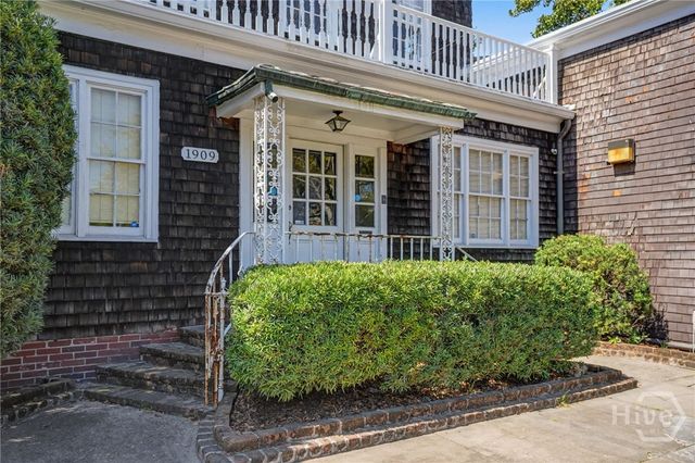 122 E 36th Street, Savannah, GA 31401