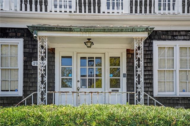 122 E 36th Street, Savannah, GA 31401