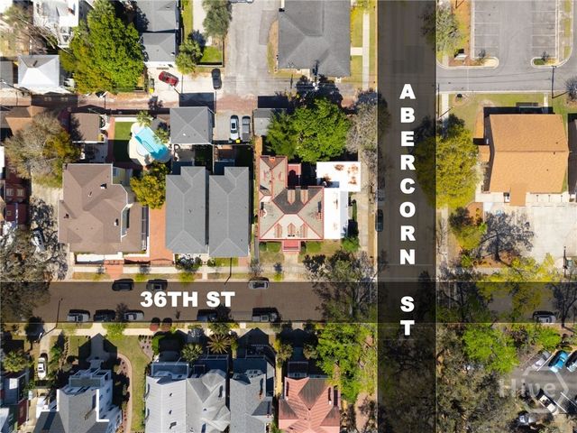 122 E 36th Street, Savannah, GA 31401