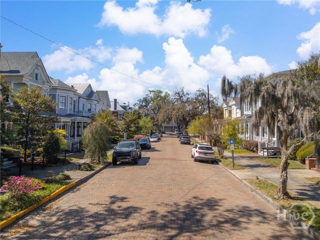 122 E 36th Street, Savannah, GA 31401