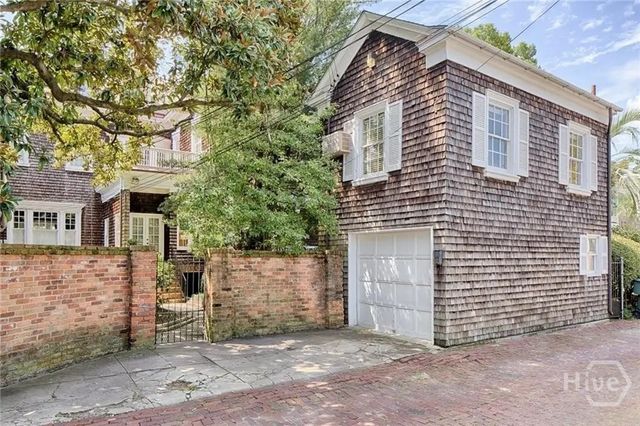 122 E 36th Street, Savannah, GA 31401