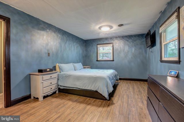 5 HOLLY AVE, Browns Mills, NJ 08015