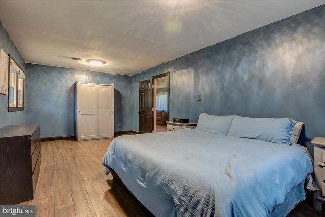 5 HOLLY AVE, Browns Mills, NJ 08015