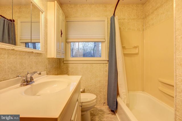 5 HOLLY AVE, Browns Mills, NJ 08015