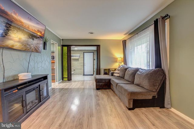5 HOLLY AVE, Browns Mills, NJ 08015