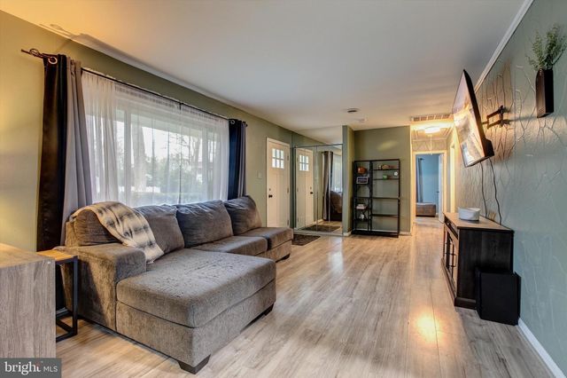 5 HOLLY AVE, Browns Mills, NJ 08015
