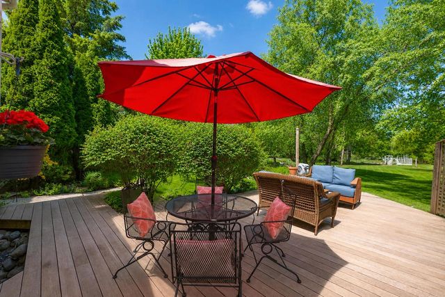 10528 N Haddonstone PLACE, Mequon, WI 53092