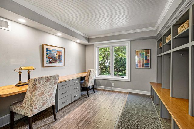 10528 N Haddonstone PLACE, Mequon, WI 53092