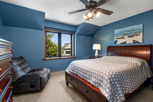 10528 N Haddonstone PLACE, Mequon, WI 53092