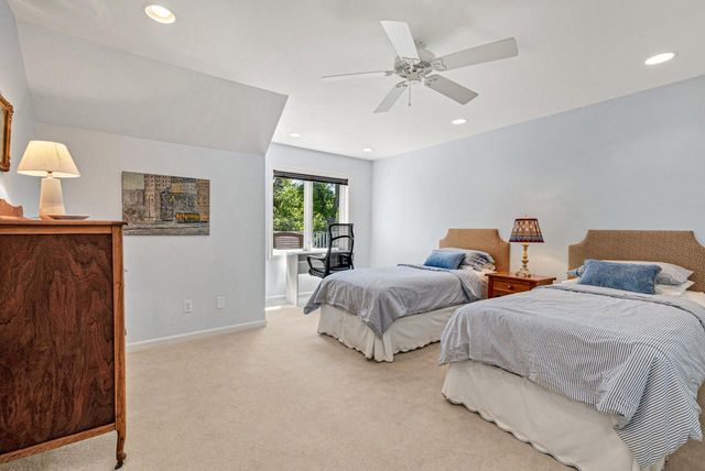 10528 N Haddonstone PLACE, Mequon, WI 53092