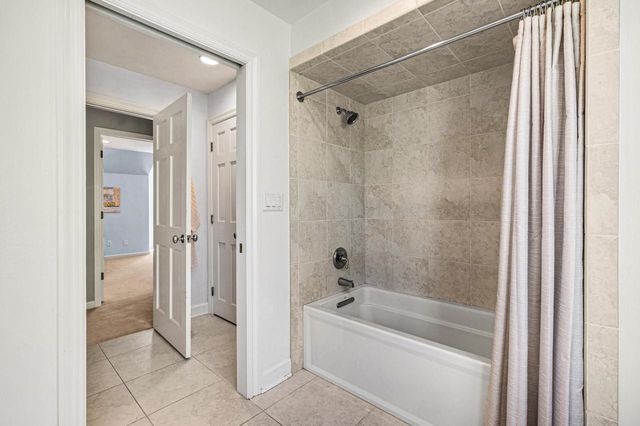 10528 N Haddonstone PLACE, Mequon, WI 53092