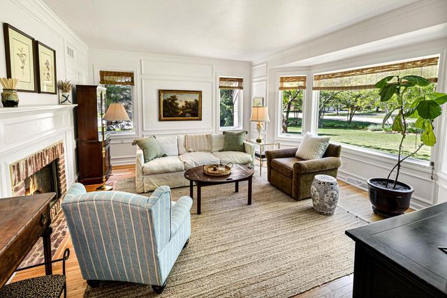 10528 N Haddonstone PLACE, Mequon, WI 53092