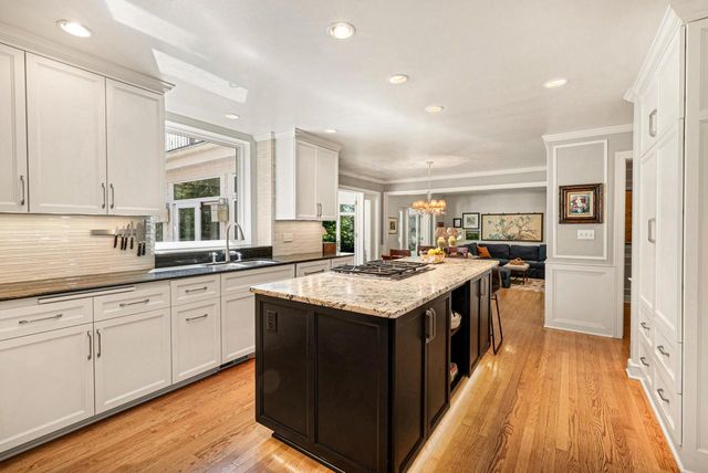 10528 N Haddonstone PLACE, Mequon, WI 53092