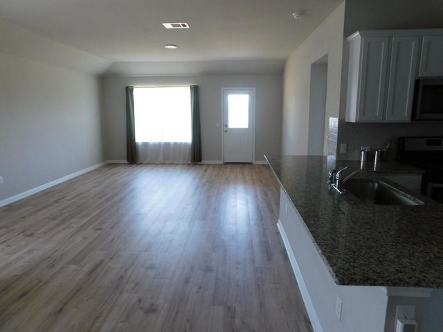 104 Royal Palm WAY, Leander, TX 78641