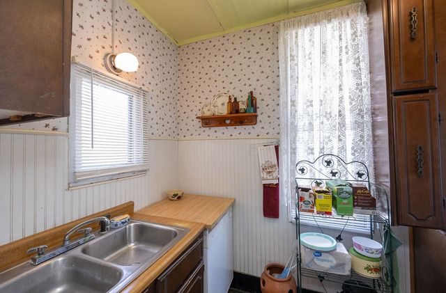 801 10th St, New Brighton, PA 15066