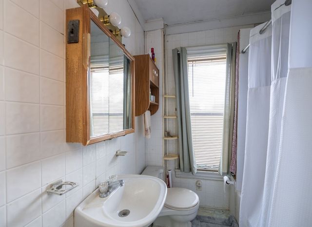 801 10th St, New Brighton, PA 15066