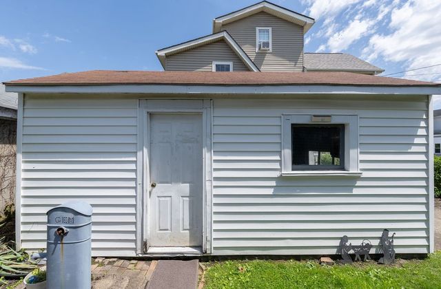 801 10th St, New Brighton, PA 15066