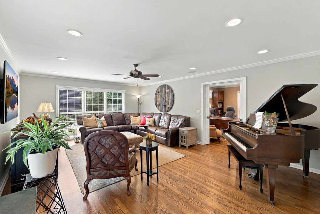 2068 N Butternut Lane, Northbrook, IL 60062 — photo 4
