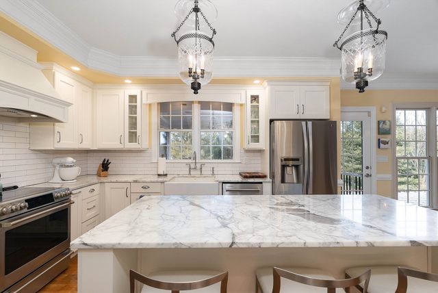 19 FIELDHAVEN PL, Staunton, VA 24401