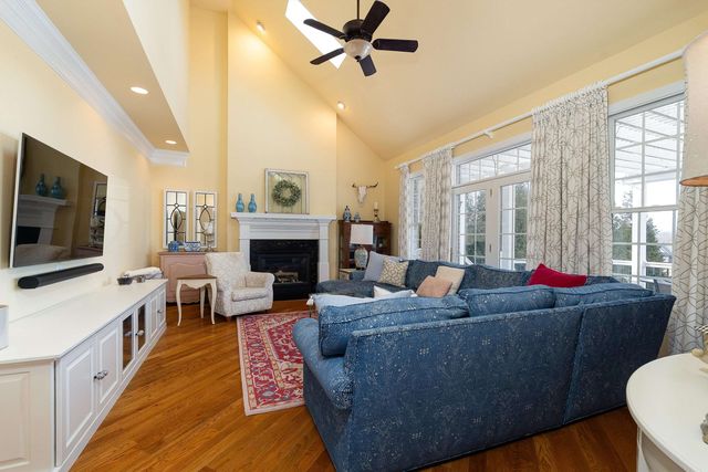 19 FIELDHAVEN PL, Staunton, VA 24401