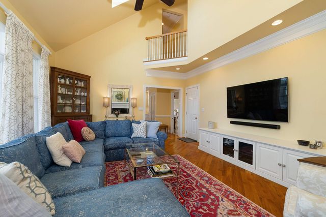 19 FIELDHAVEN PL, Staunton, VA 24401