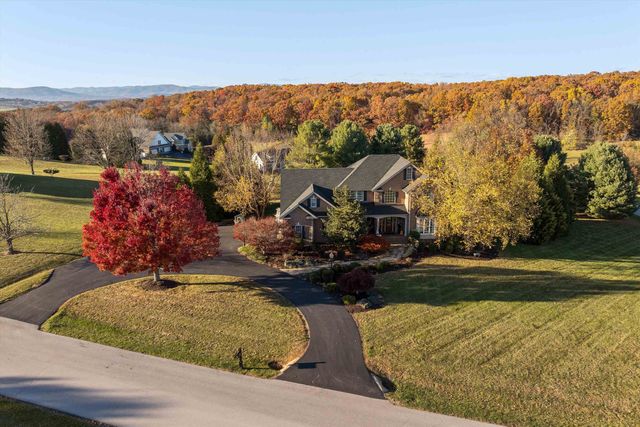 19 FIELDHAVEN PL, Staunton, VA 24401