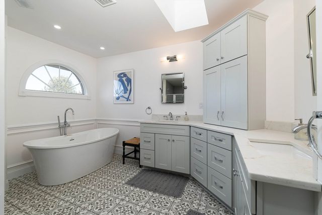 19 FIELDHAVEN PL, Staunton, VA 24401