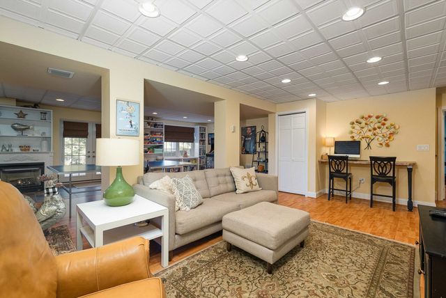 19 FIELDHAVEN PL, Staunton, VA 24401