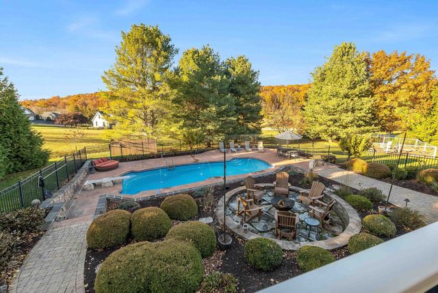 19 FIELDHAVEN PL, Staunton, VA 24401