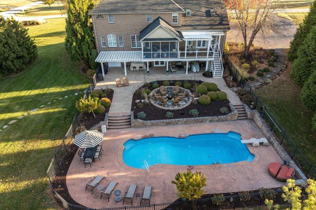 19 FIELDHAVEN PL, Staunton, VA 24401