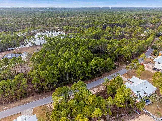 1171 Oyster Bay Dr, Milton, FL 32583