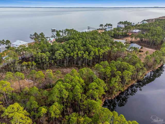 1171 Oyster Bay Dr, Milton, FL 32583