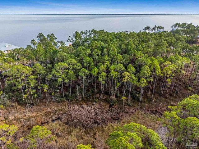 1171 Oyster Bay Dr, Milton, FL 32583