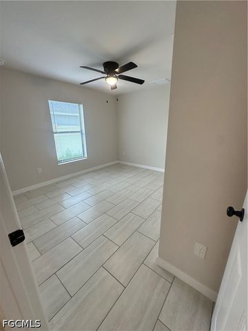2828 SW 2nd LN, Cape Coral, FL 33991