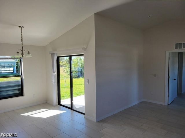 2828 SW 2nd LN, Cape Coral, FL 33991