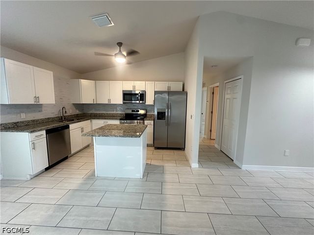 2828 SW 2nd LN, Cape Coral, FL 33991